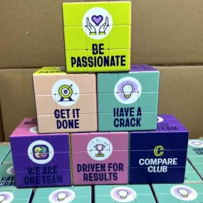 Cubo de Rubik Personalizado con Logo – Cubos de Rompeca...