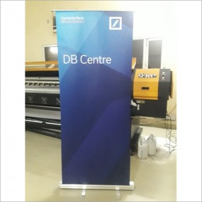 Impresión de Banners Roll-Up con Logo – Displays Person...